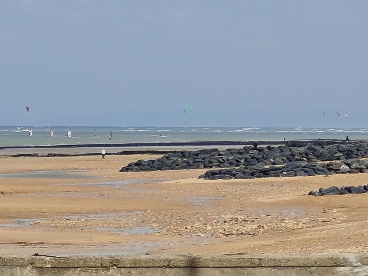 Les Pieds Dans L'Eau - Acces Direct A La Plage ベルニエール・シュル・メール エクステリア 写真
